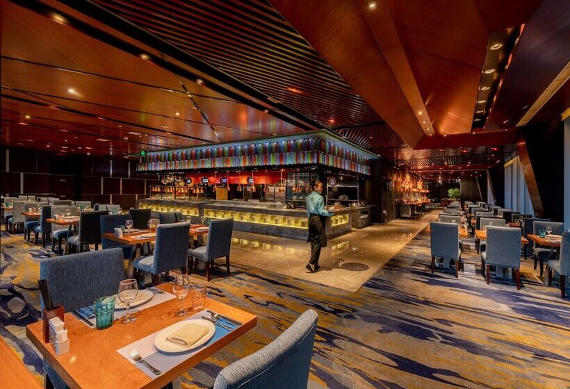 Отель Howard Johnson Hitech Plaza Chengdu