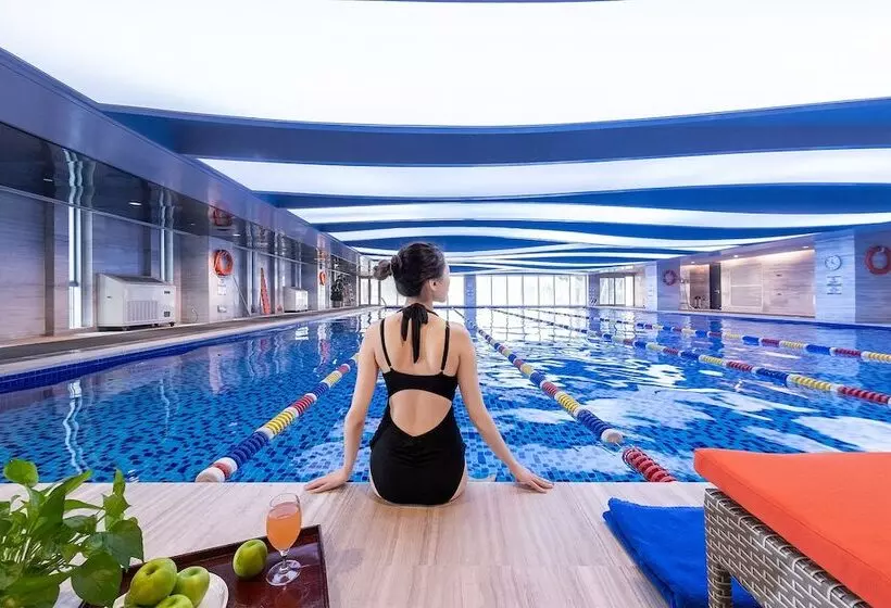 Отель Howard Johnson Hitech Plaza Chengdu