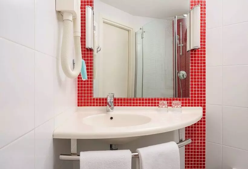 ホテル Ibis Moscow Centre Bakhrushina