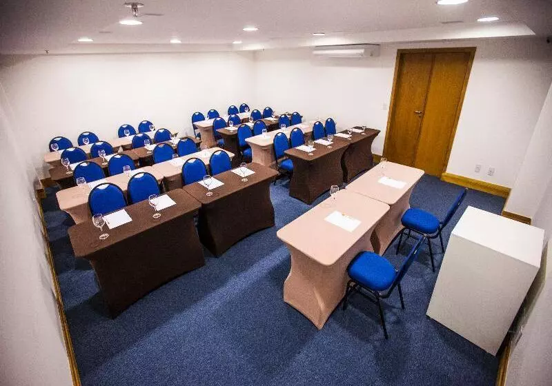 Отель Intercity Teresopolis