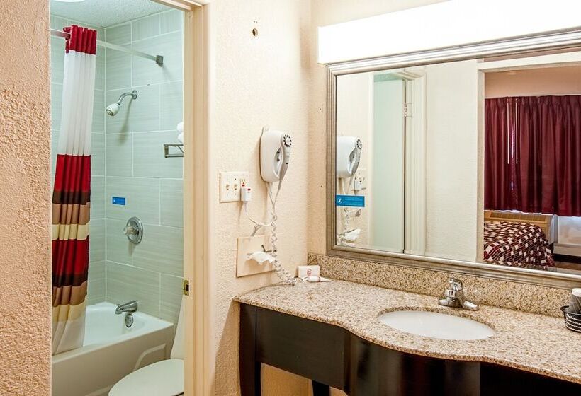 Отель Red Roof Inn And Suites Battle Creek