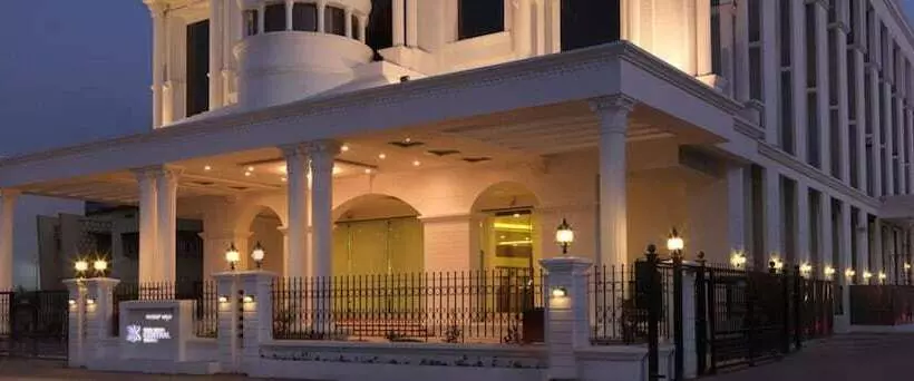 בית מלון כפרי Royal Orchid Central Shimoga