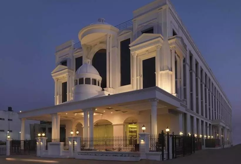 בית מלון כפרי Royal Orchid Central Shimoga