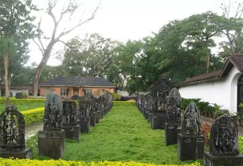 בית מלון כפרי Royal Orchid Central Shimoga