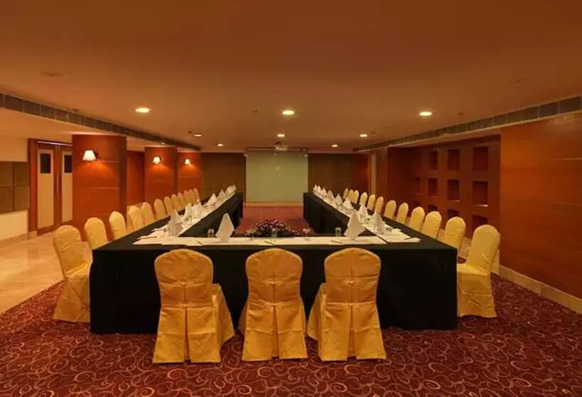 בית מלון כפרי Royal Orchid Central Shimoga