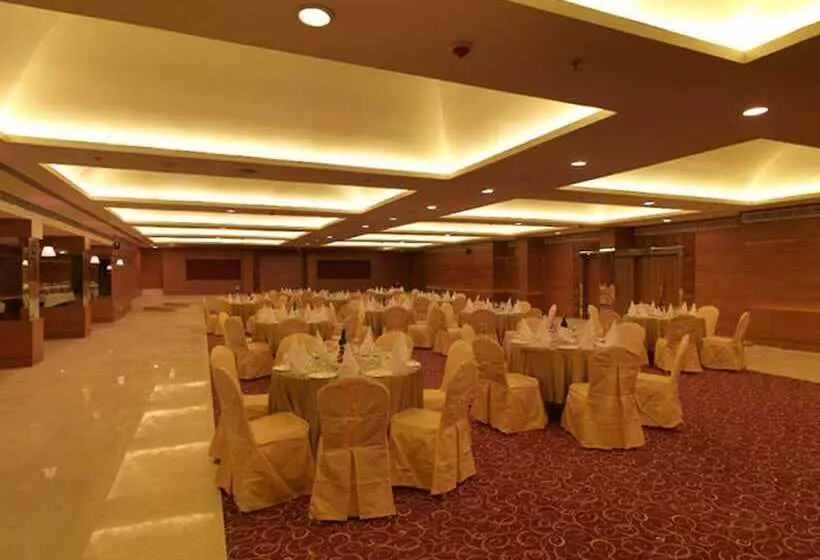 בית מלון כפרי Royal Orchid Central Shimoga