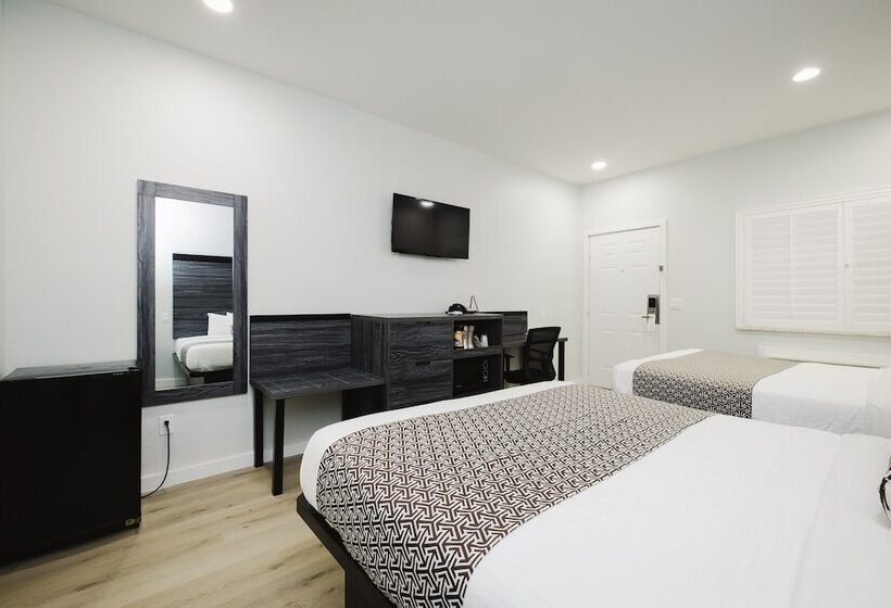 בית מלון כפרי Sapphire Inn And Suites