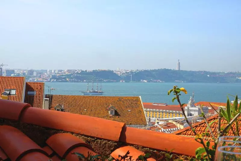 هتل Solar Dos Mouros