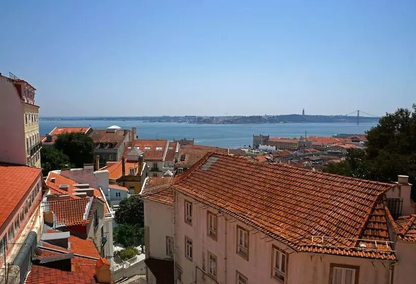 هتل Solar Dos Mouros