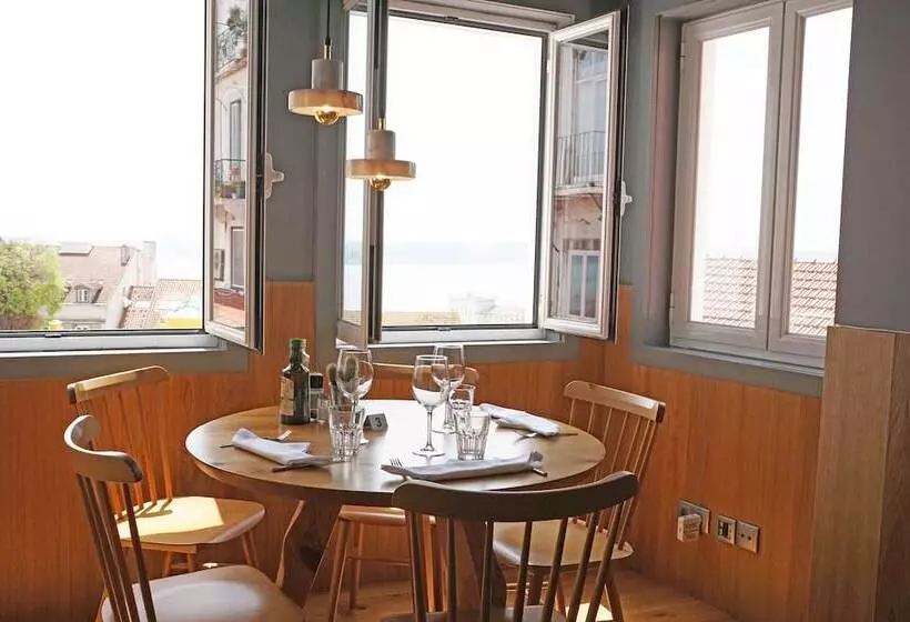 هتل Solar Dos Mouros