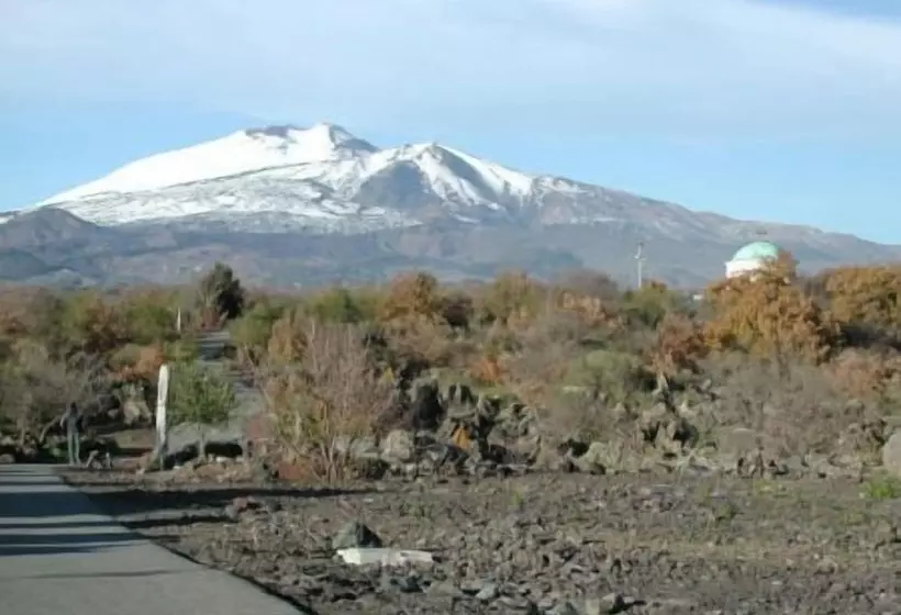 مبيت وإفطار La Porta Dell Etna   Nicolosi
