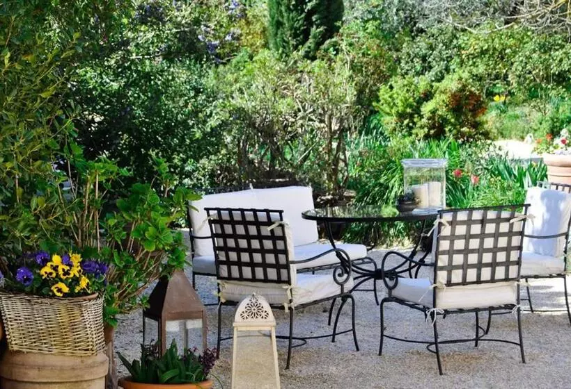 مبيت وإفطار Villa Cicolina