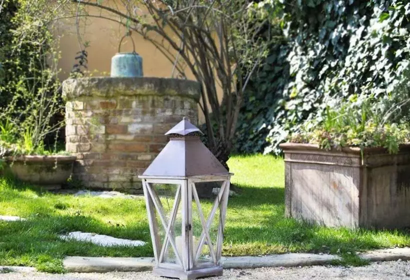 مبيت وإفطار Villa Cicolina