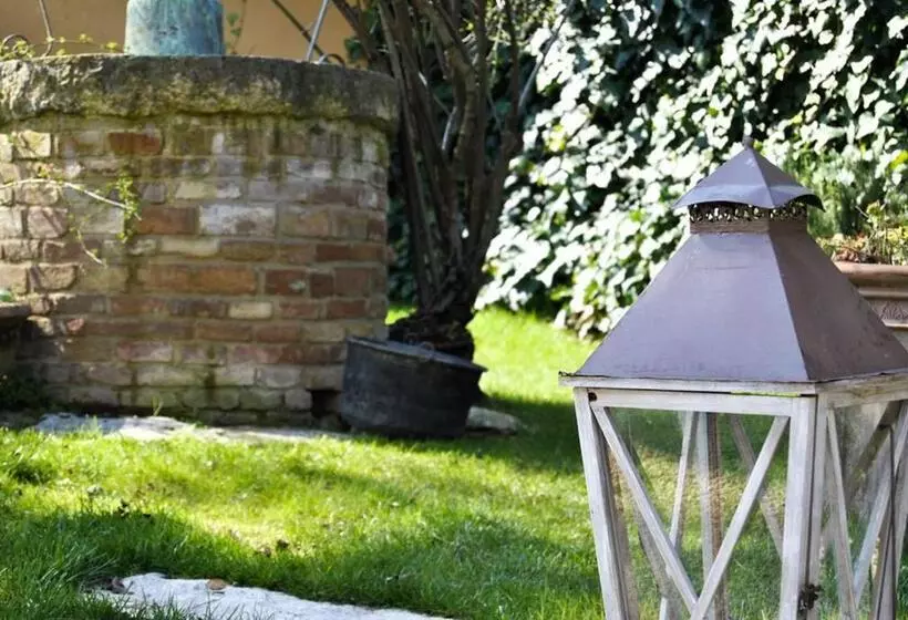 مبيت وإفطار Villa Cicolina