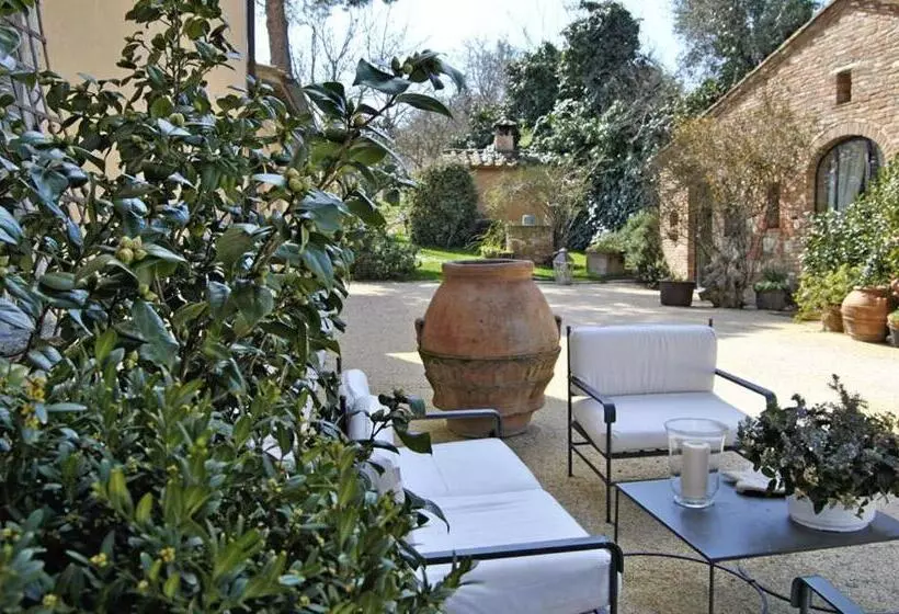 مبيت وإفطار Villa Cicolina