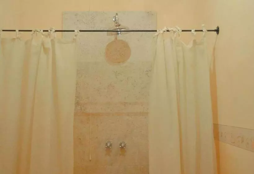 مبيت وإفطار Villa Cicolina