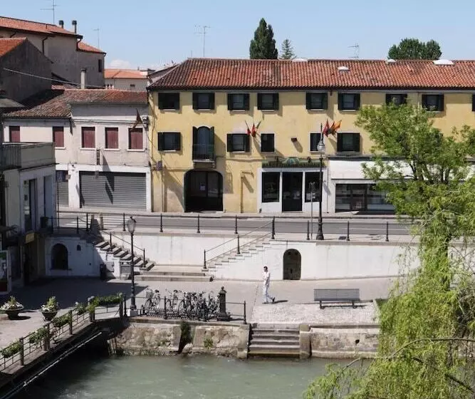 בית מלון כפרי Albergo Alla Campana