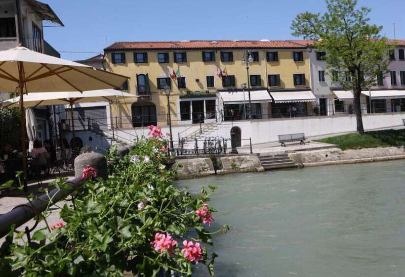 בית מלון כפרי Albergo Alla Campana