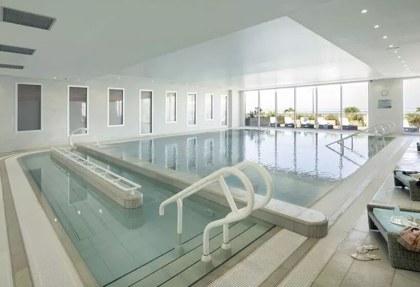 ホテル De La Baie  Thalassotherapie Previthal