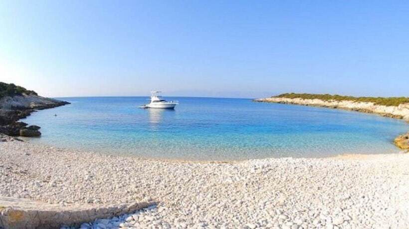 فندق Dragan S Den Hostel