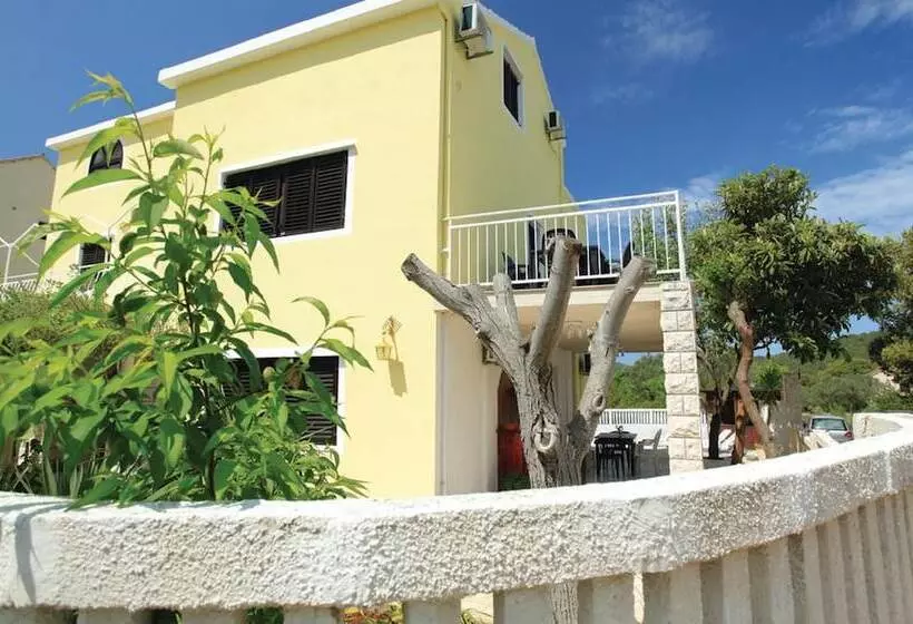 Otel Dragan S Den Hostel