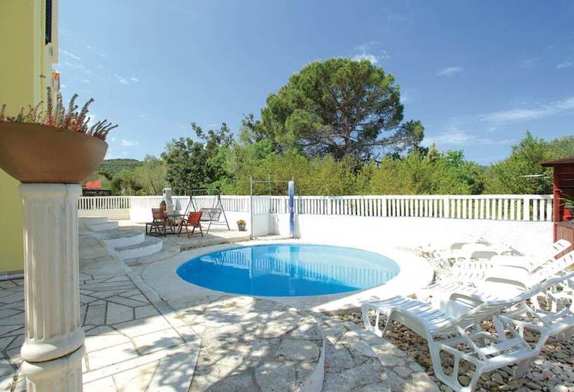 فندق Dragan S Den Hostel