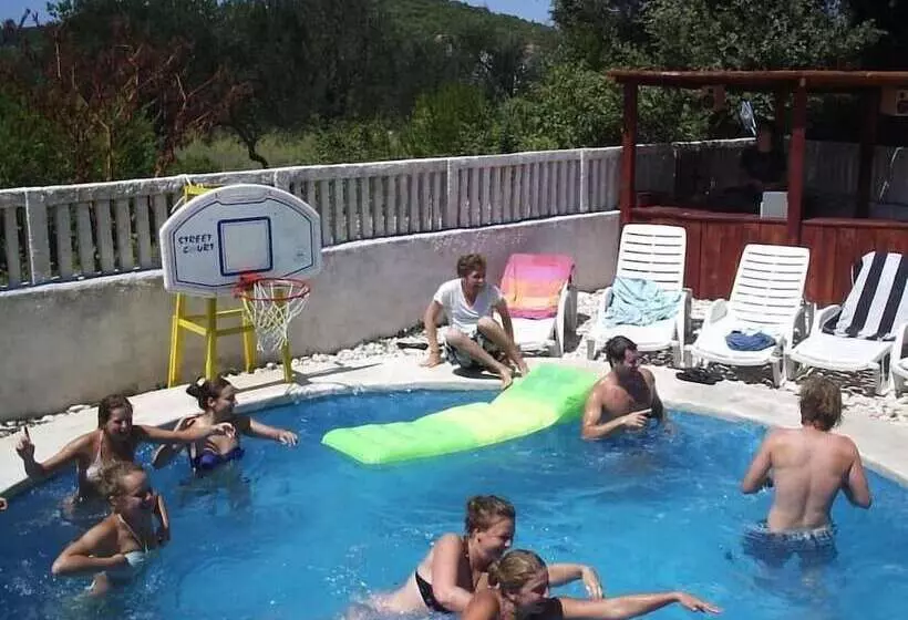 Otel Dragan S Den Hostel