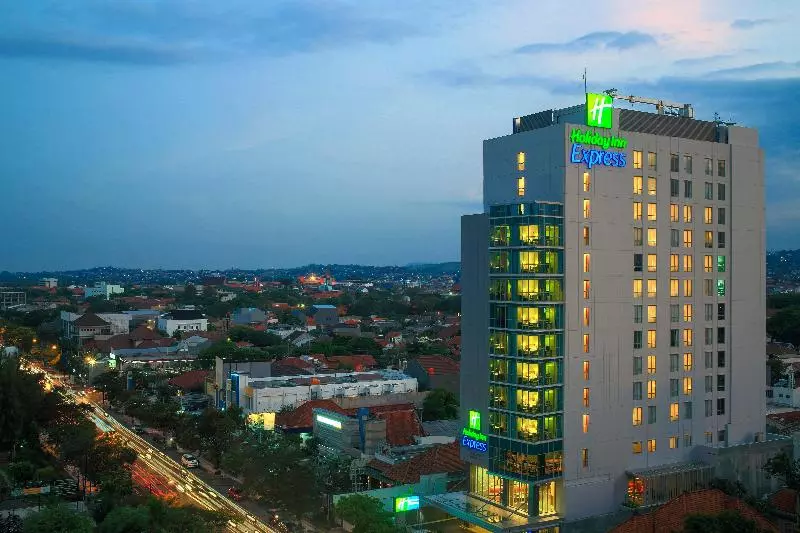 Hotel Holiday Inn Express Semarang Simpang Lima, An Ihg