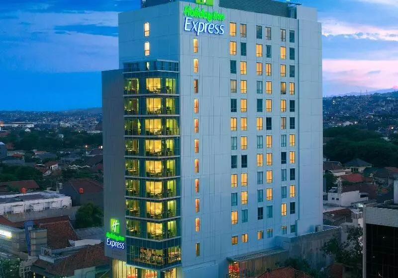 Hotel Holiday Inn Express Semarang Simpang Lima, An Ihg