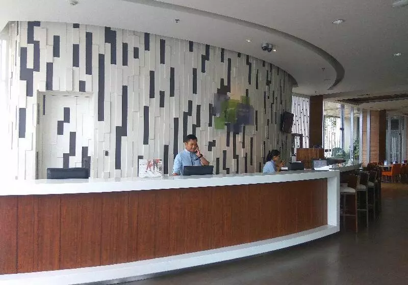 Hotel Holiday Inn Express Semarang Simpang Lima, An Ihg