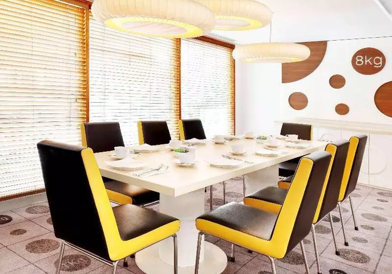 בית מלון כפרי Kimaya Braga Bandung By Harris