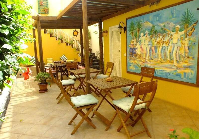 בית מלון כפרי Kira S Boutique