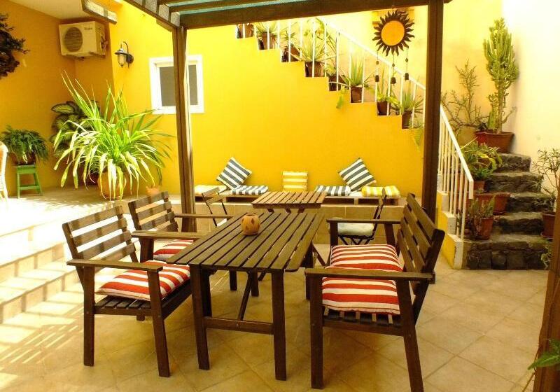 בית מלון כפרי Kira S Boutique