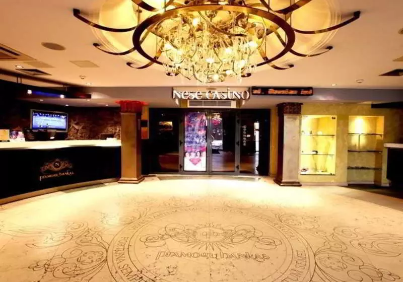 هتل Nese Pramogu Bankas Guest House