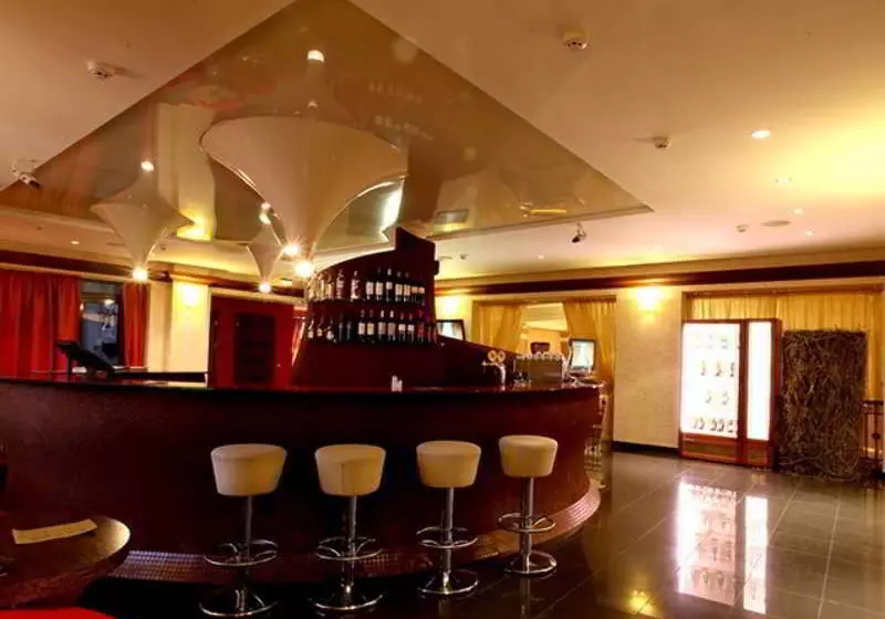 هتل Nese Pramogu Bankas Guest House