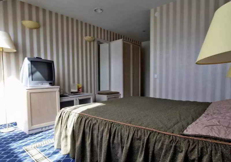 هتل Nese Pramogu Bankas Guest House