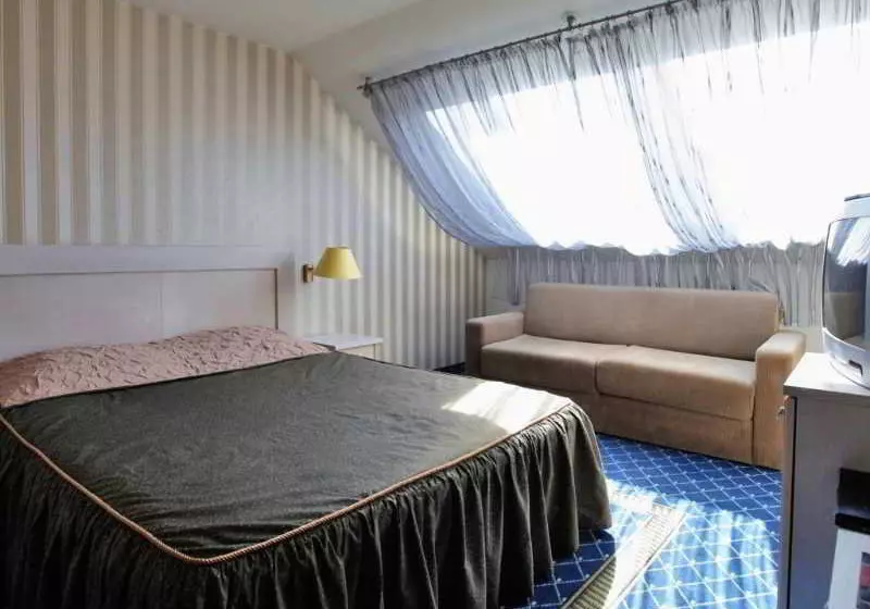 هتل Nese Pramogu Bankas Guest House