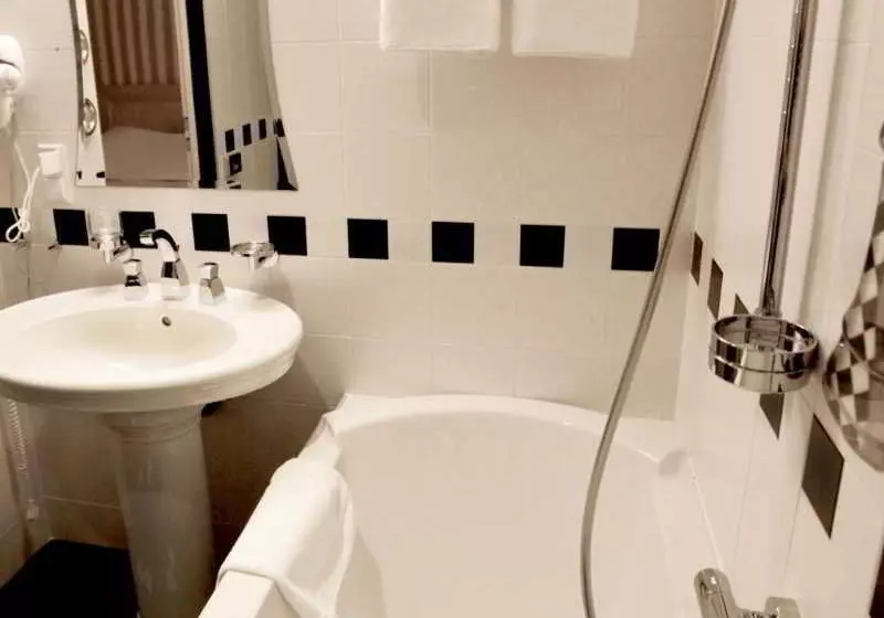 هتل Nese Pramogu Bankas Guest House