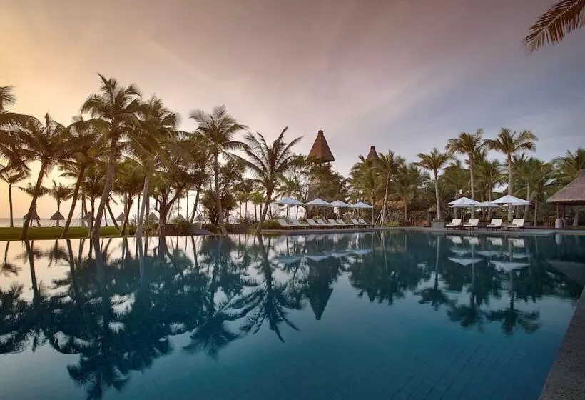 בית מלון כפרי Raffles Hainan