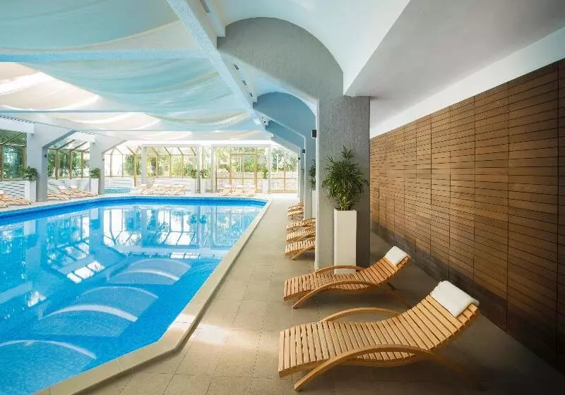 هتل Remisens Villa Atlanta