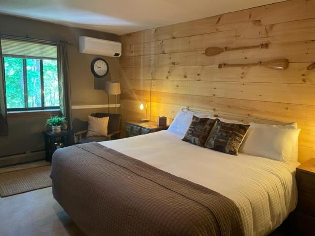 Отель The Snowed Inn