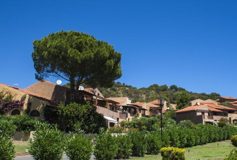 إقامة Porto Ottiolu Resort