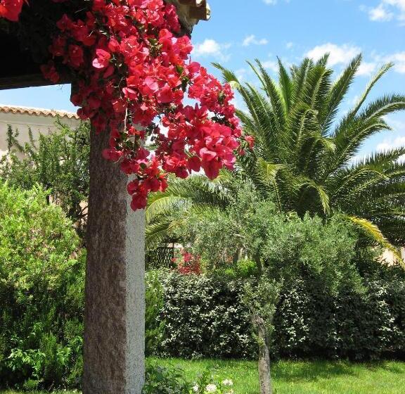 إقامة Porto Ottiolu Resort