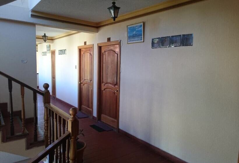 هتل Hostal Real Los Andes Del Lago