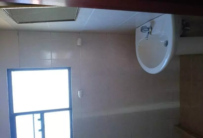 هتل Hostal Real Los Andes Del Lago