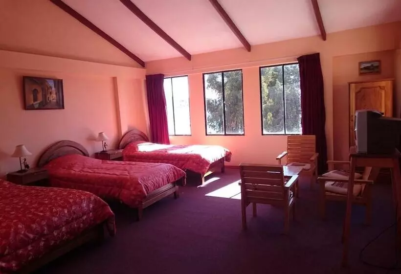 هتل Hostal Real Los Andes Del Lago