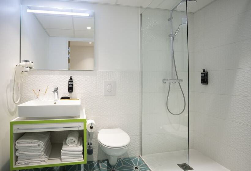 בית מלון כפרי Ibis Styles Fougeres