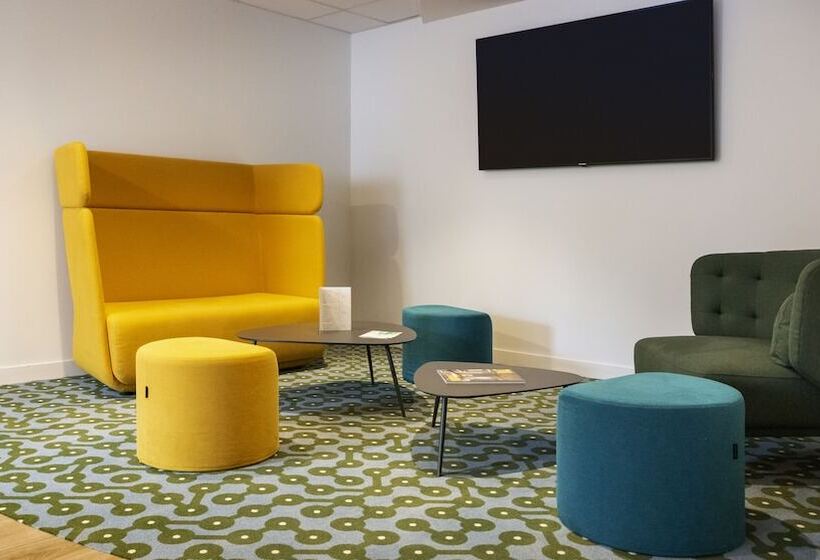 בית מלון כפרי Ibis Styles Fougeres