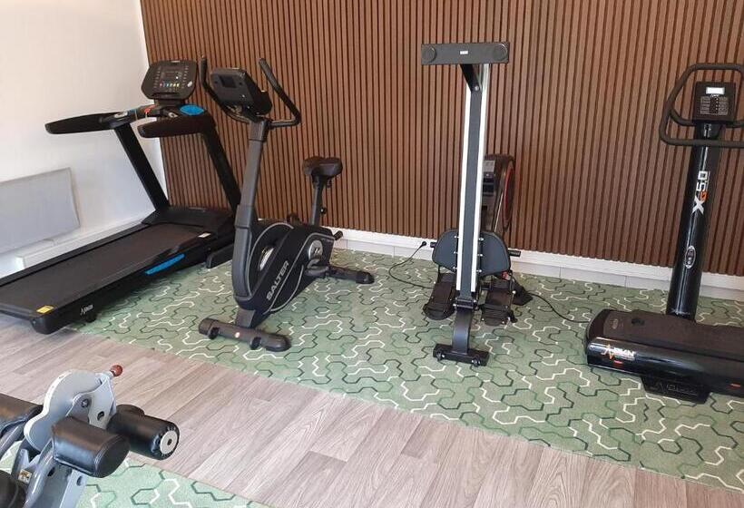 בית מלון כפרי Ibis Styles Fougeres