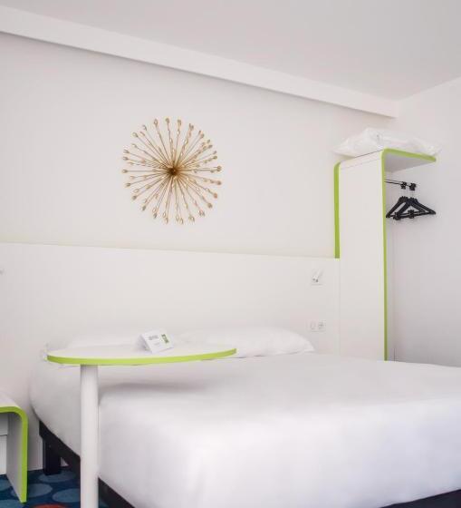 בית מלון כפרי Ibis Styles Fougeres